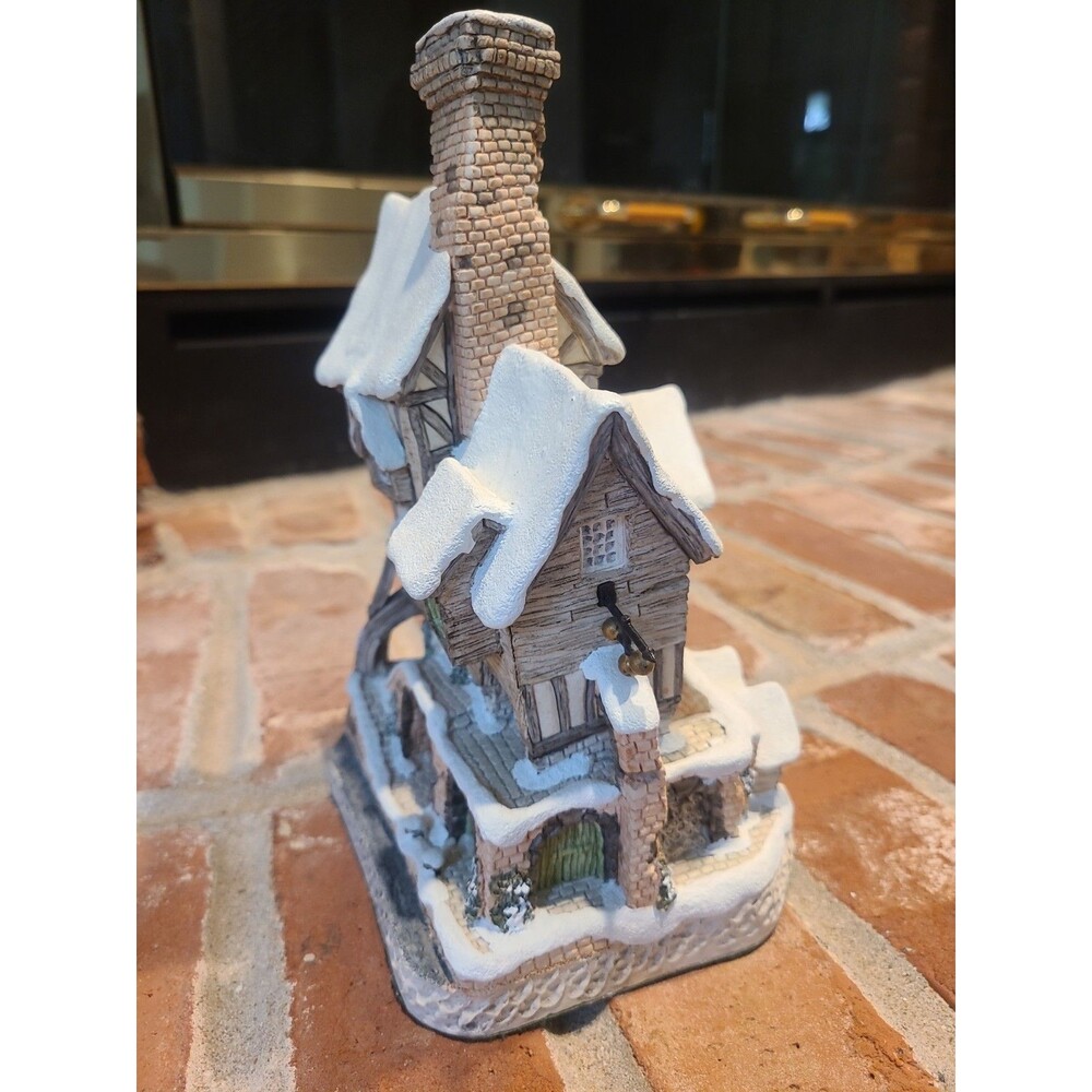 David Winter - Handmade in England - Old Joe's Beetling Shop - 1993